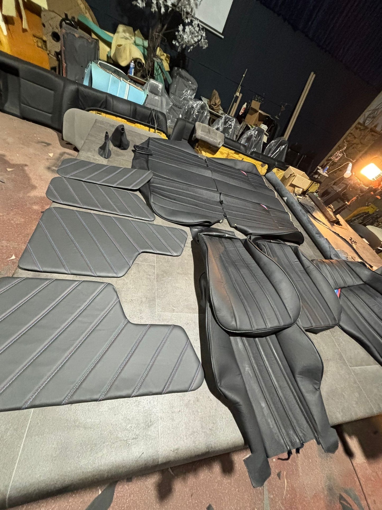BMW E30 Comfort Seats / Saloon  BMW  Black M3 Saloon  Leather Kit Form interior
