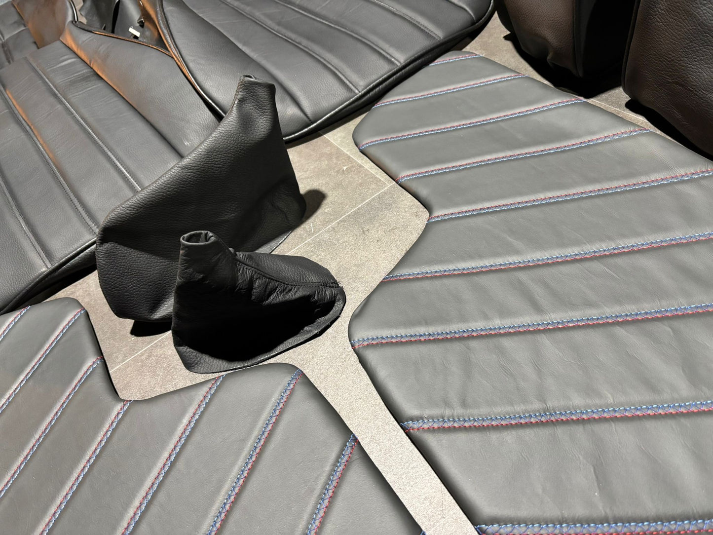 BMW E30 Comfort Seats / Saloon  BMW  Black M3 Saloon  Leather Kit Form interior