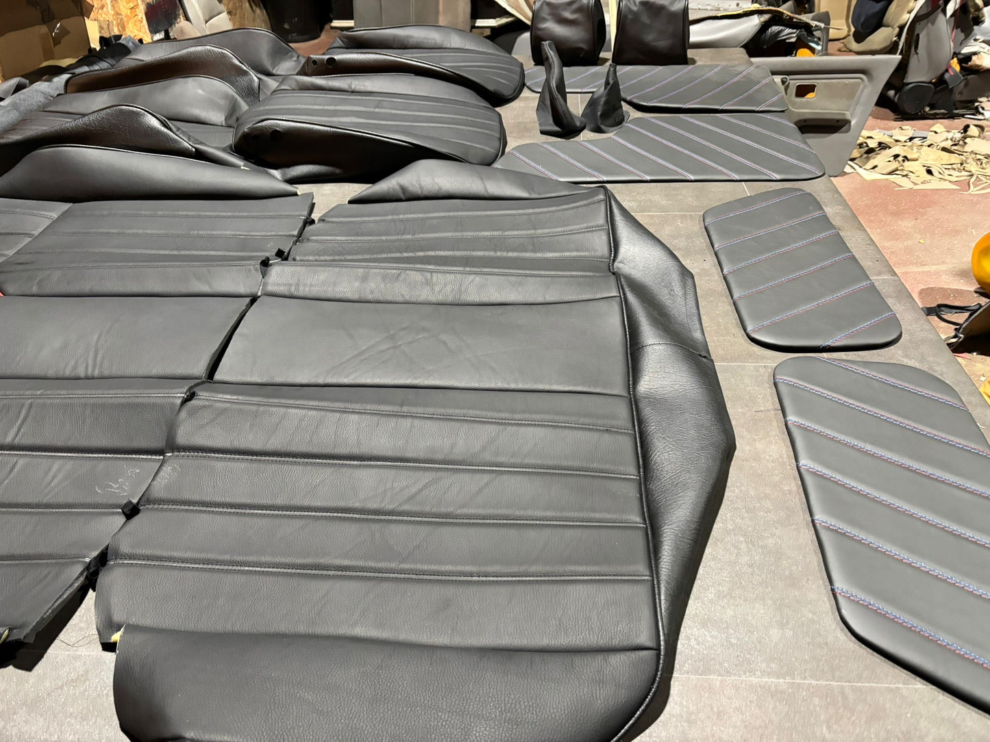 BMW E30 Comfort Seats / Saloon  BMW  Black M3 Saloon  Leather Kit Form interior